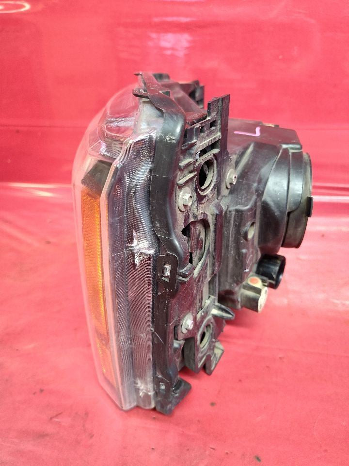 2011-2013 Land Rover LR3 Left Driver HALOGEN Headlight Lamp w/ SIGNATURE