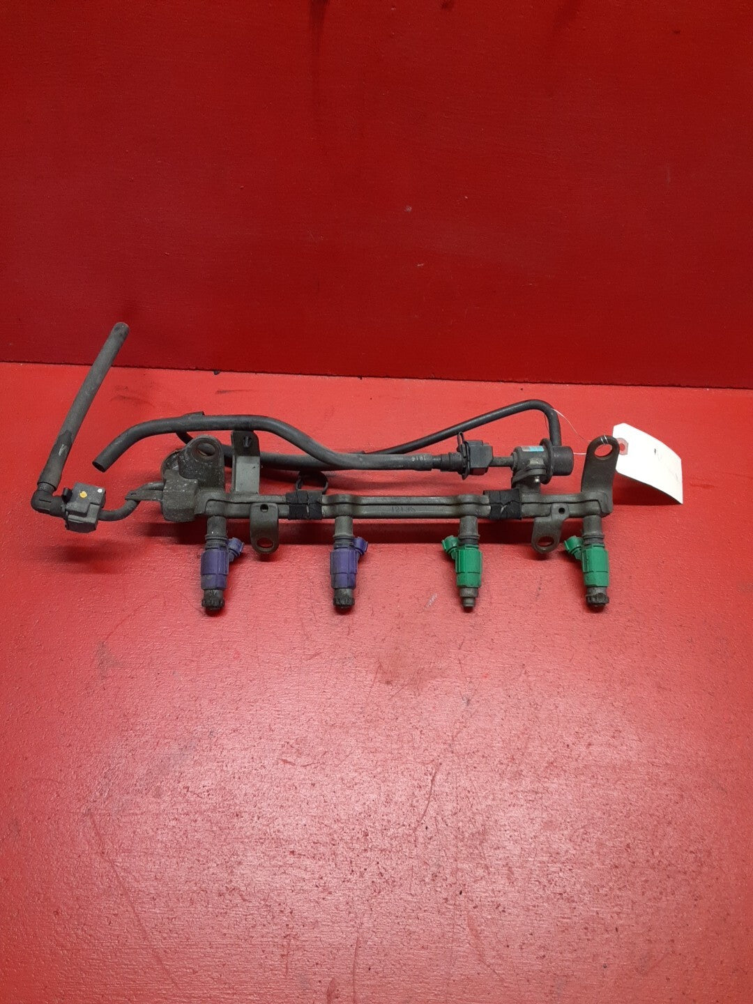2001 2002 2003 Mazda Protege Fuel Rail W/ Injector Assembly