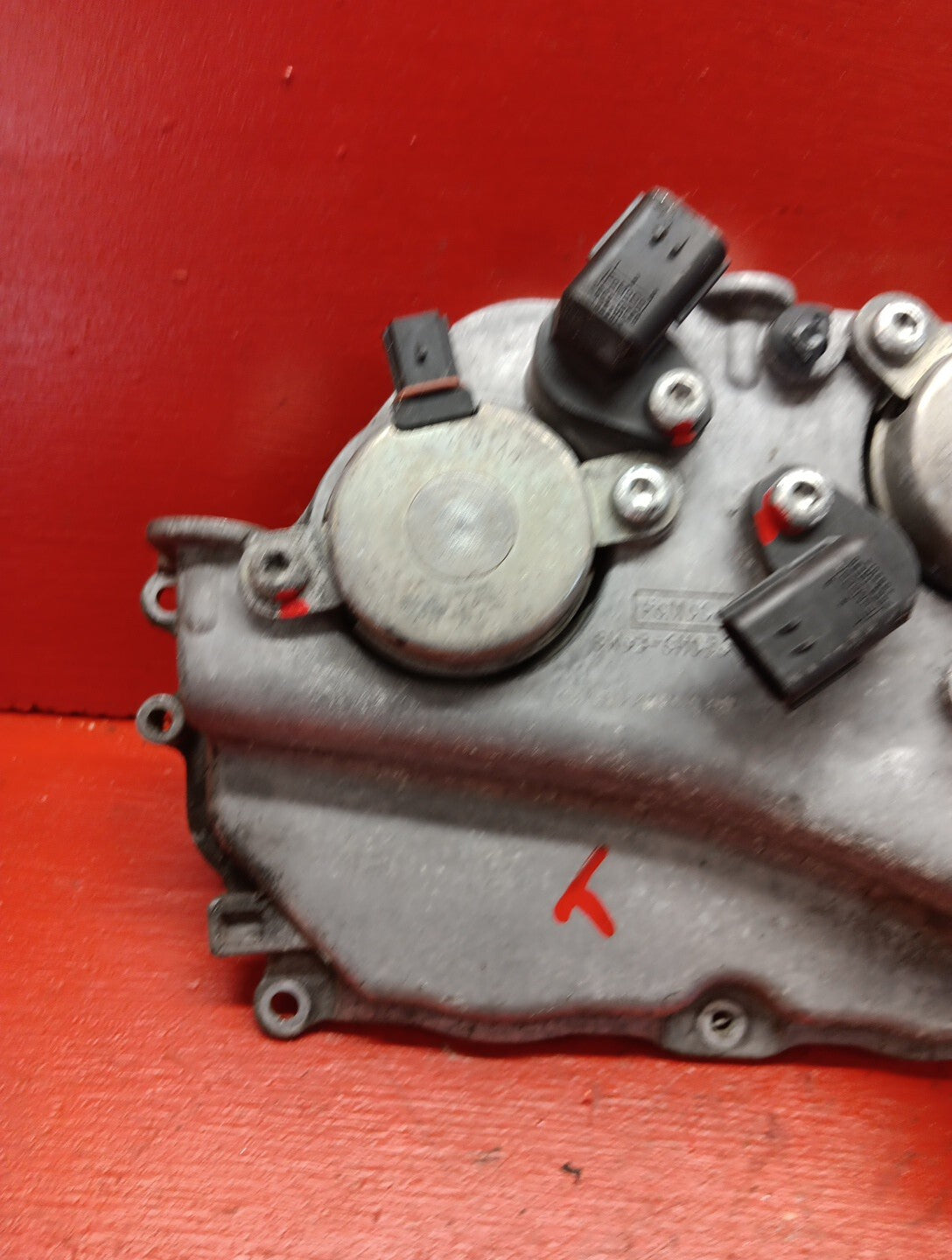 2010-2023 Land Rover Range Rover 5.0L RIGHT PASSENGER Valve Cover LR113201