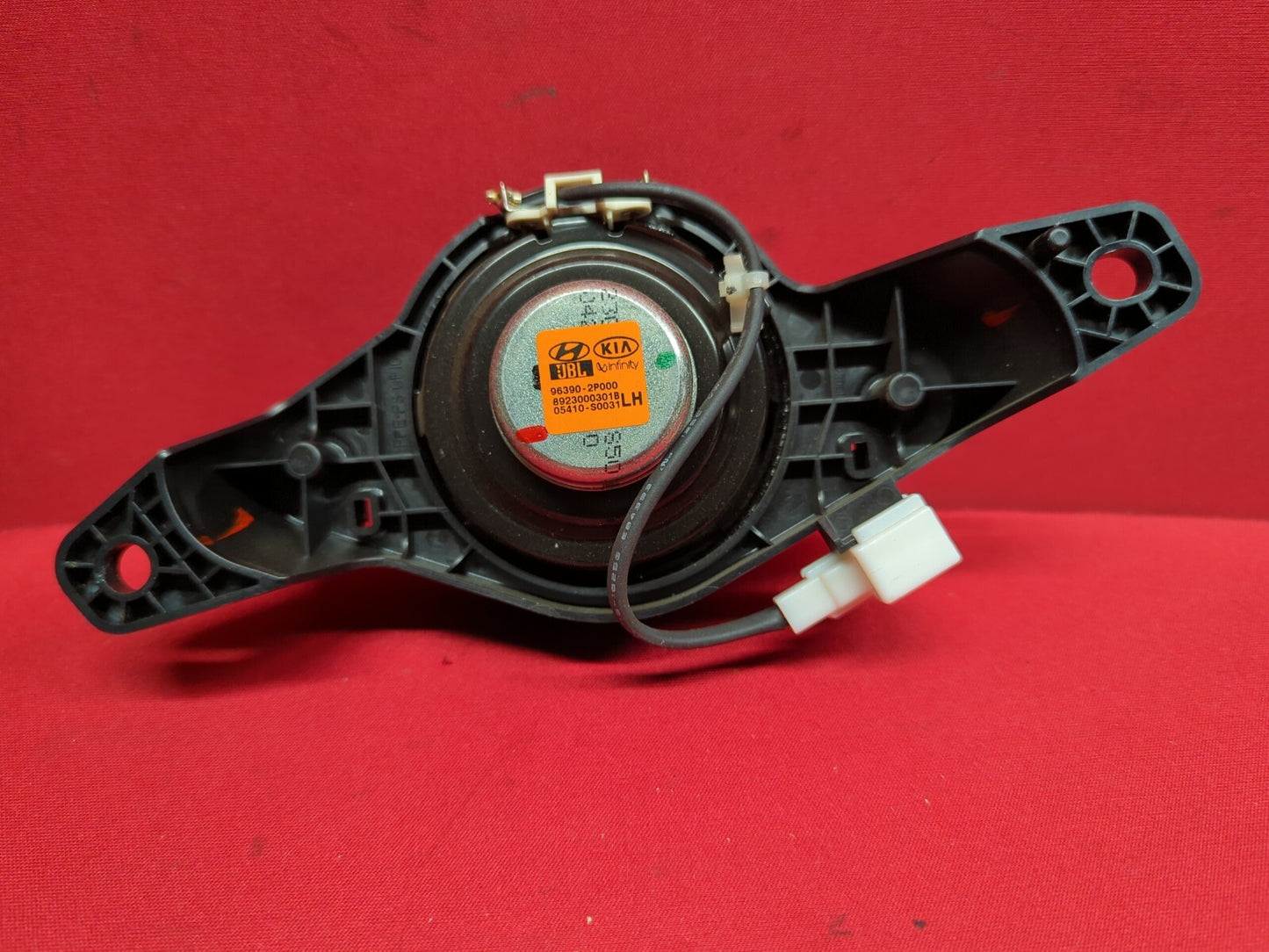 2011 - 2015 Kia Sorento JBL Infinity LEFT REAR Quarter Speaker 96390-2P000