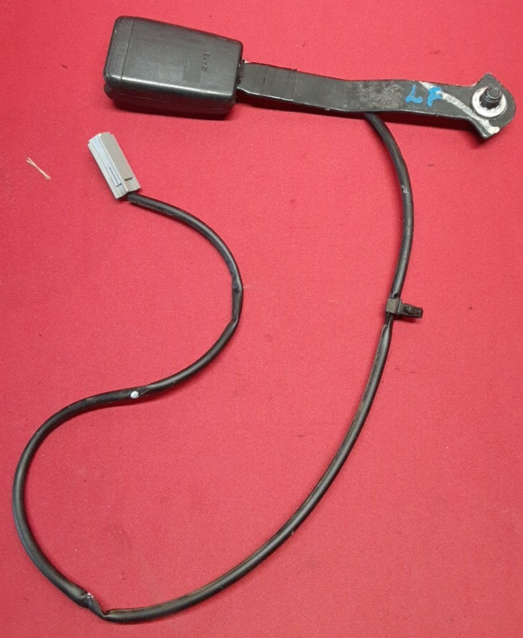 2007 2008 2009 Mazda CX-7 Front Left Driver Seat Belt Buckle EGY1-57-680A-02