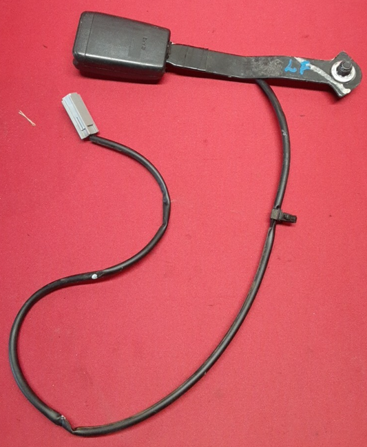 2007 2008 2009 Mazda CX-7 Front Left Driver Seat Belt Buckle EGY1-57-680A-02