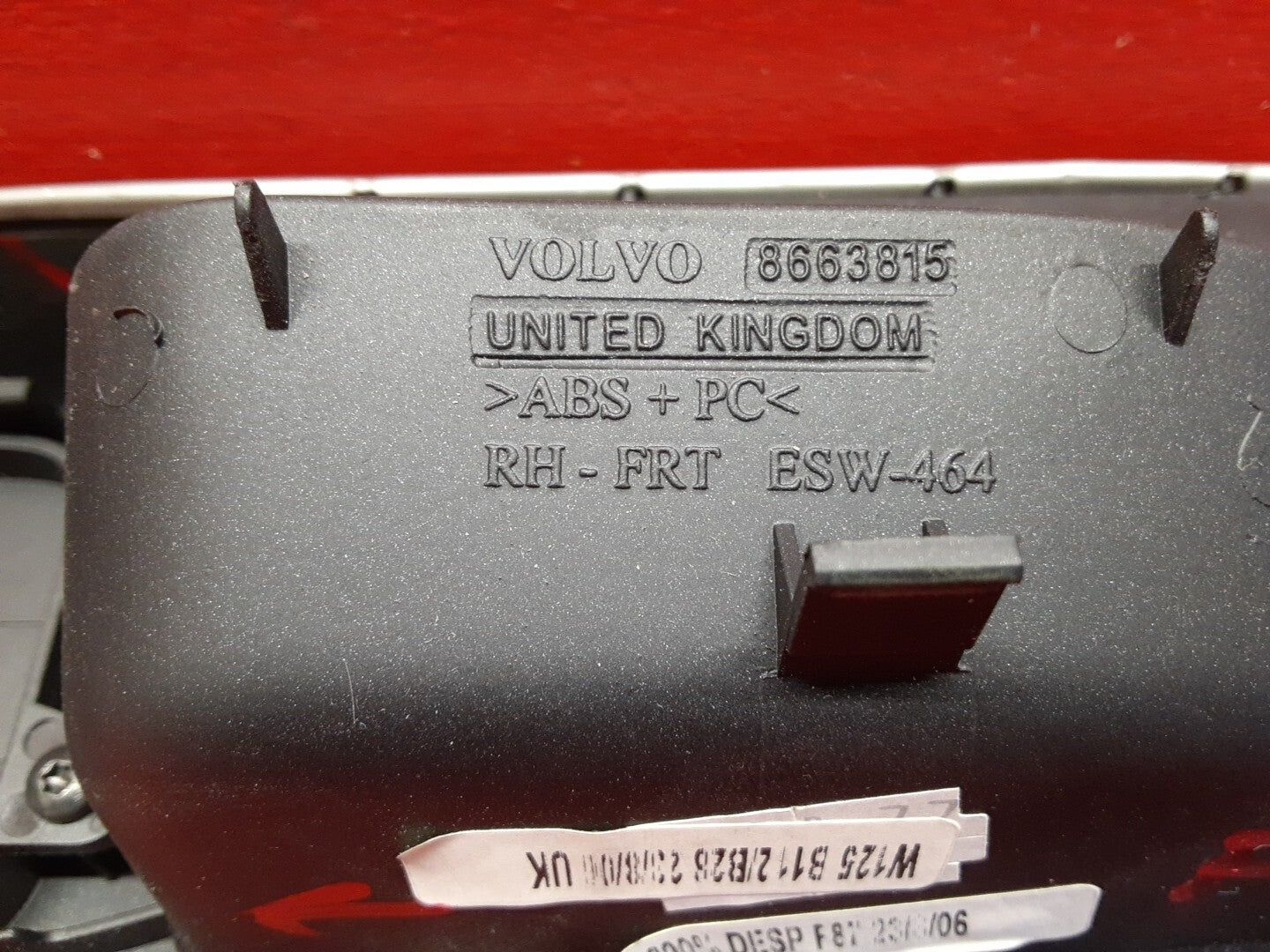 2004 - 2007 Volvo V50 S40 FRONT RIGHT PASSENGER Side Window Switch and Bezel