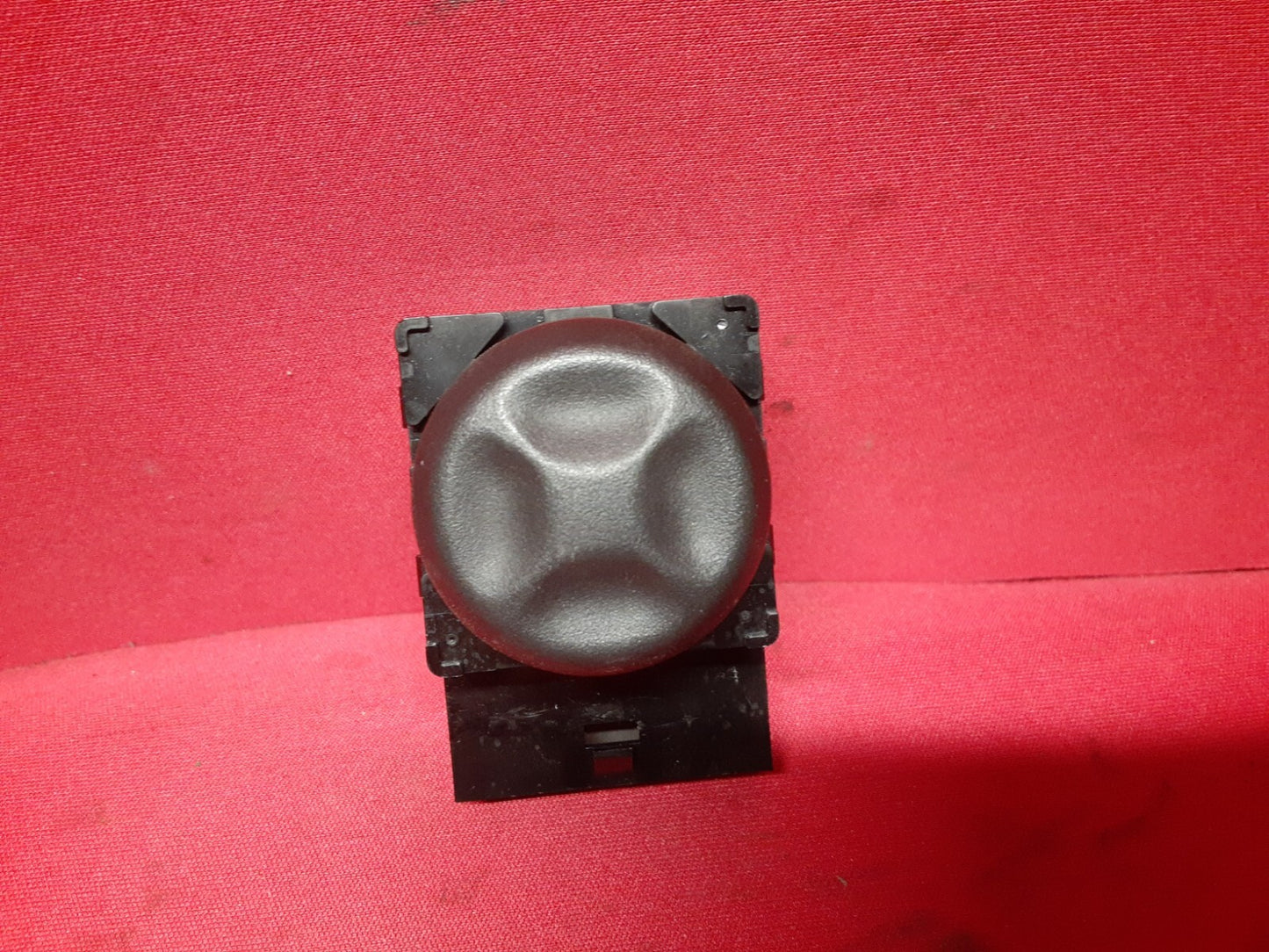2005 - 2022 Chevy Cadillac GMC Buick Lumbar Seat Adjustment Switch 84477509