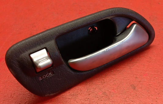 2006 Acura MDX Front Right Pass Door Interior Handle W/ Power lock