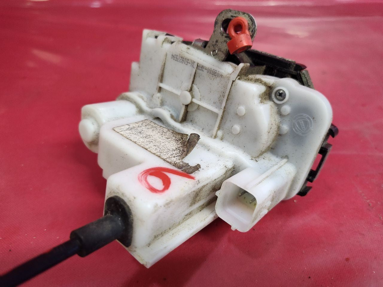 2012-2019 Fiat 500 FRONT RIGHT PASSENGER Door Latch Lock Actuator w/ Cable
