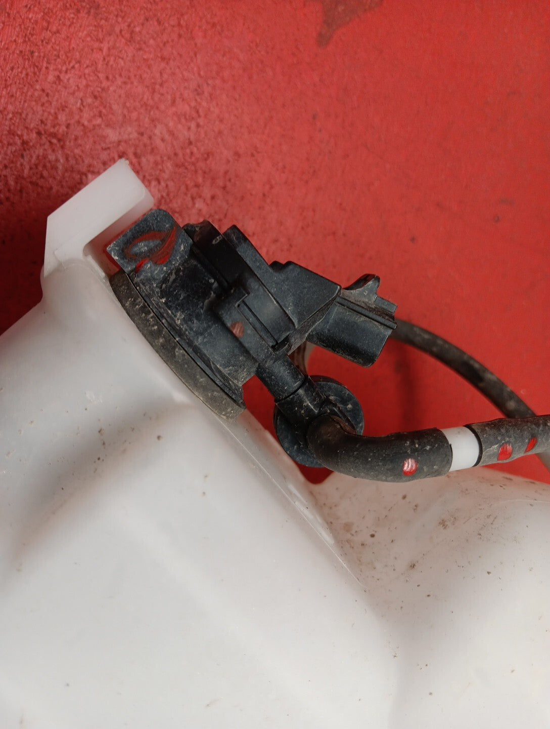 14 - 18 Mazda 3 / 14 - 21 Mazda 6 Washer Fluid Reservoir Tank Bottle GHR1-67-481