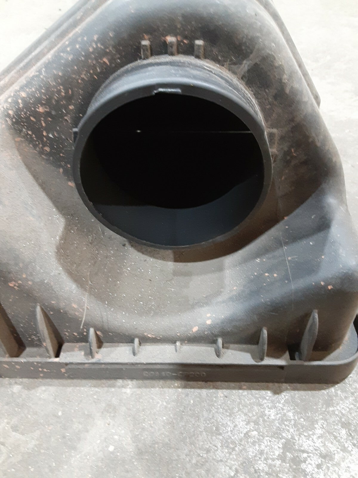 2010 - 2013 Kia Sorento Hyundai Santa Fe 2.4L Air Cleaner Top Half - 28110-2P200