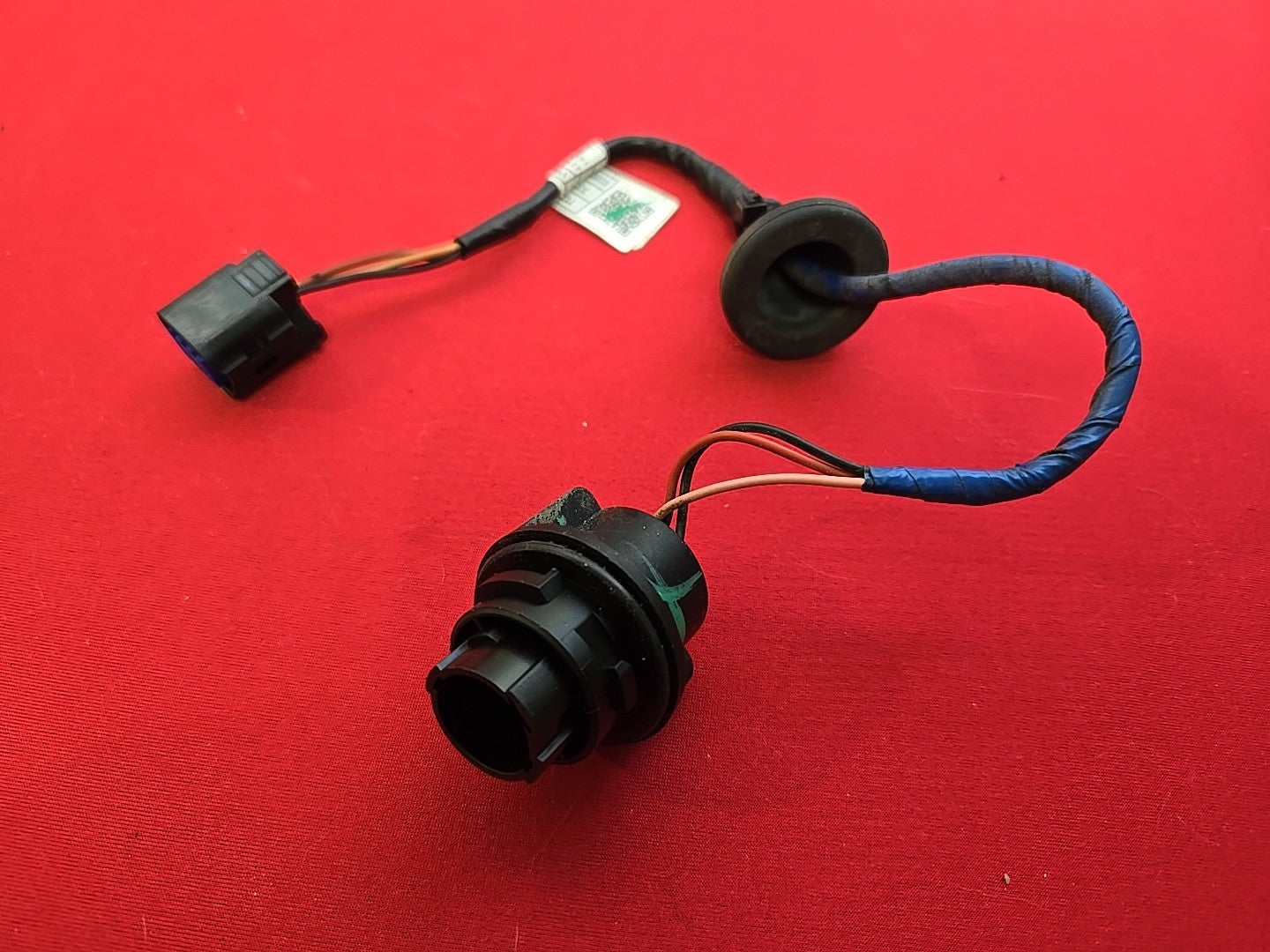 2019-2024 Kia Forte Left or Right OUTER Incandescent Tail Light - SOCKET HARNESS
