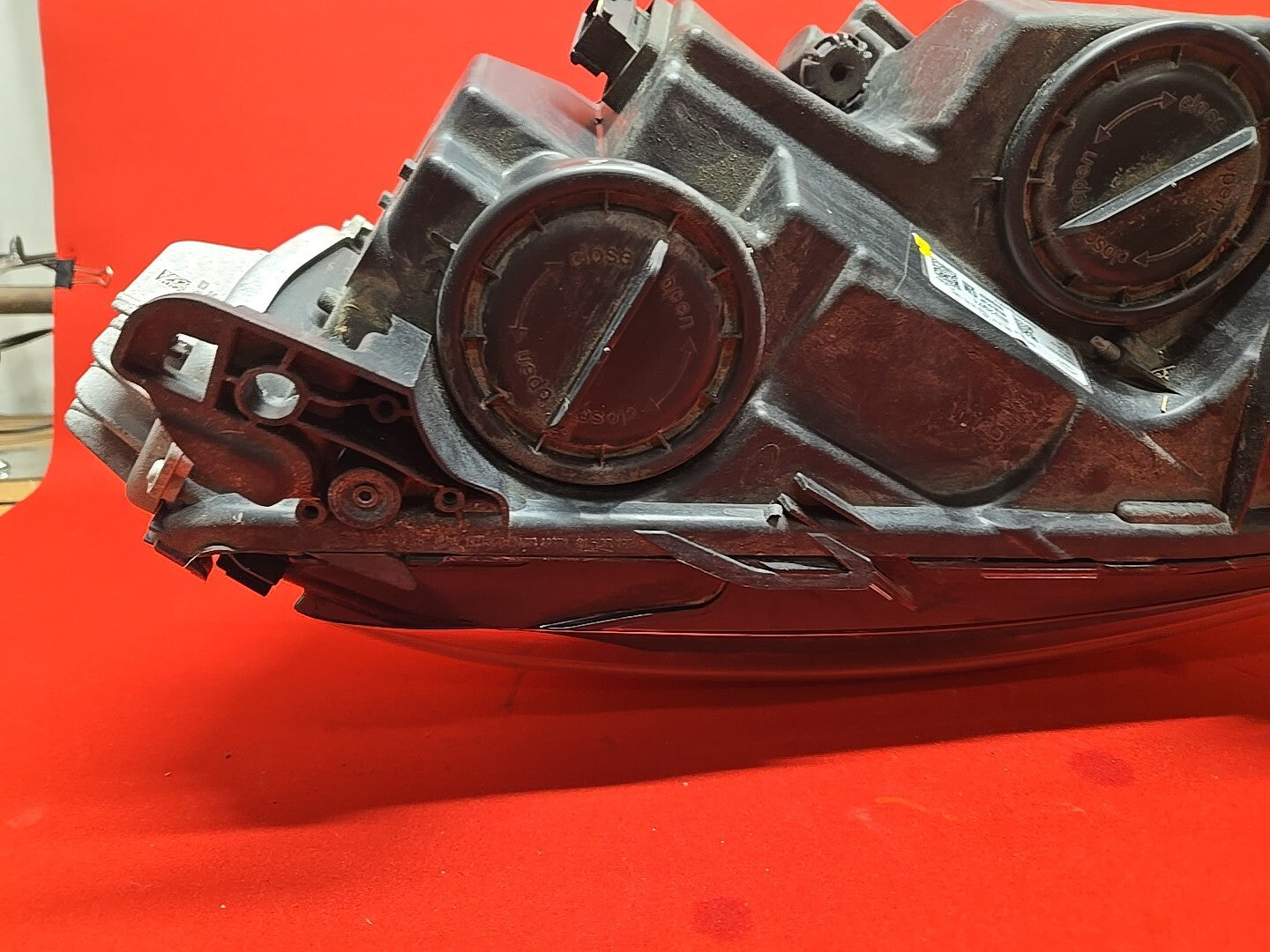 18-20 Buick Regal Sportback Tourx RIGHT PASSENGER Headlight HALOGEN - TABS GOOD