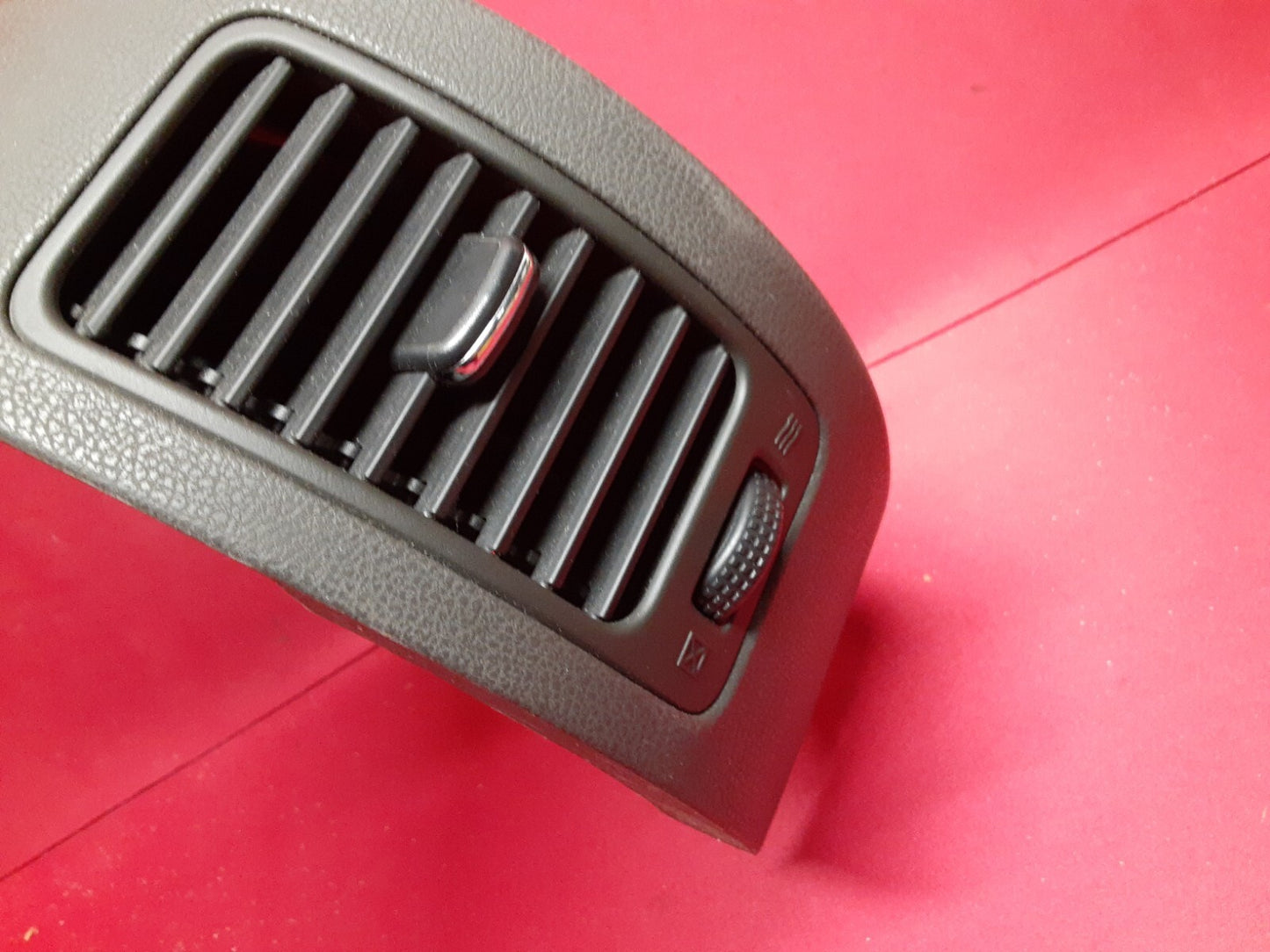 2005 - 2009 Nissan Pathfinder RIGHT PASSENGER Dash Air Vent Bezel 68760-EA100