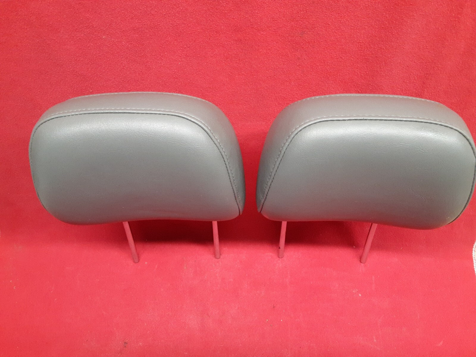 2005 2006 2007 Jeep Grand Cherokee FRONT Leather Medium Slate Gray Headrest SET
