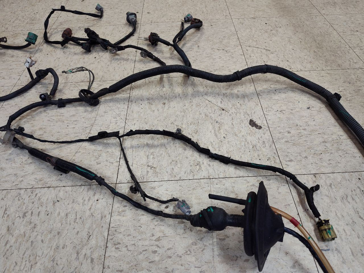 2003 2004 Toyota 4Runner Front End Engine Bay Wiring Harness w/ DAYTIME RUN ONLY
