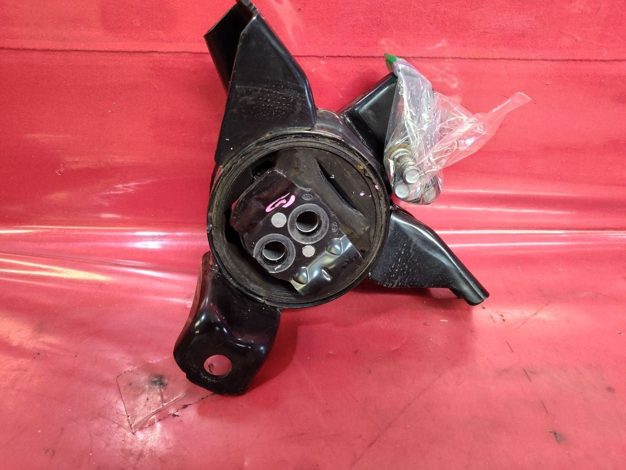 2016-2020 Kia Sorento LEFT DRIVER Engine Transmission AWD Mount w/ Bolts