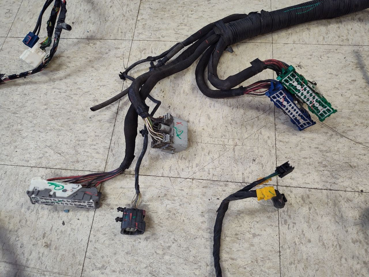 2016 Dodge Ram 1500 Cab Body Wiring Harness ParkSense, Lumbar, Rear Pwr Window