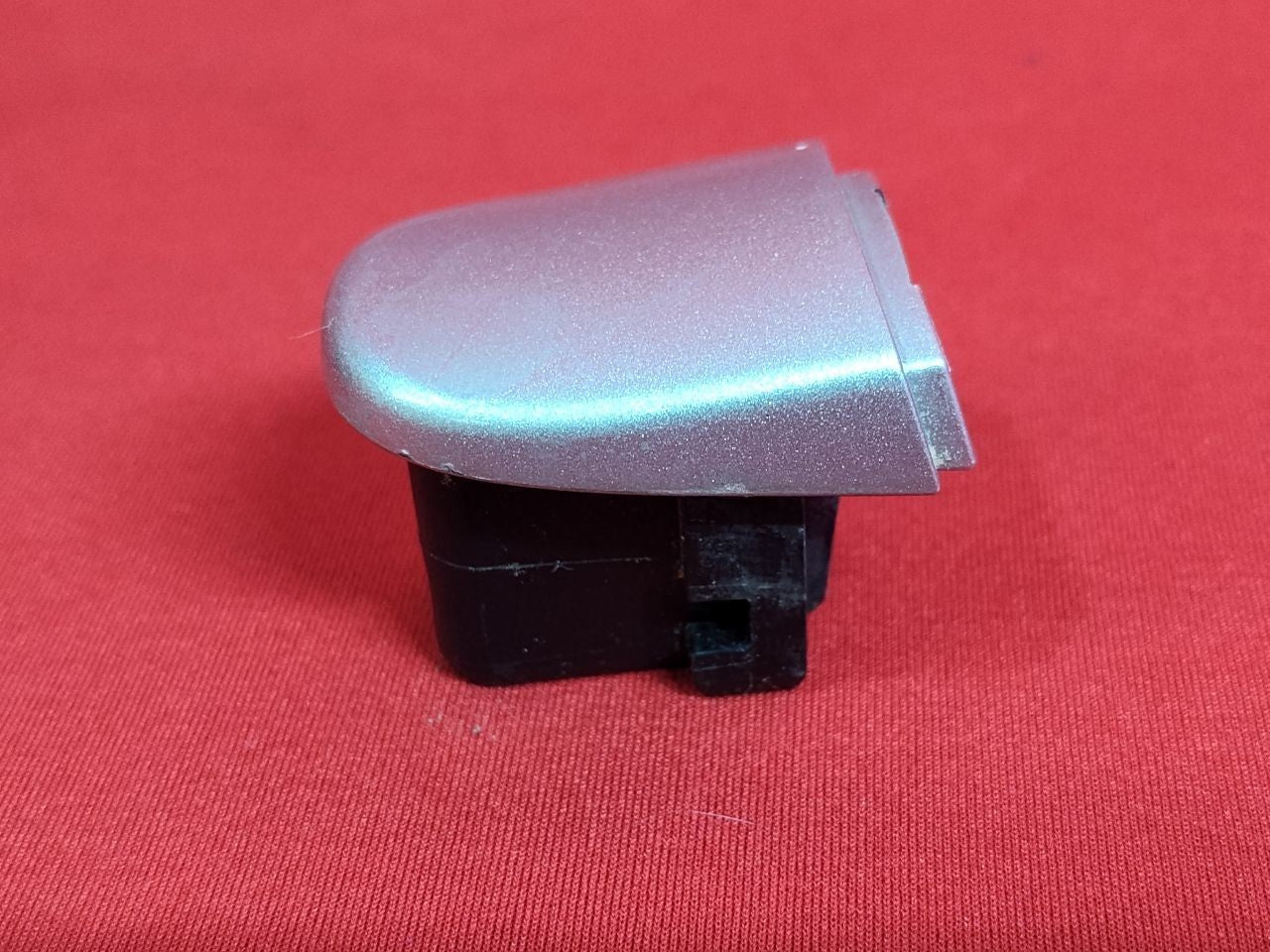 2009-2018 Volkswagen REAR Right -or- Left Door Handle w/ Cap LA7WL Reflex Silver
