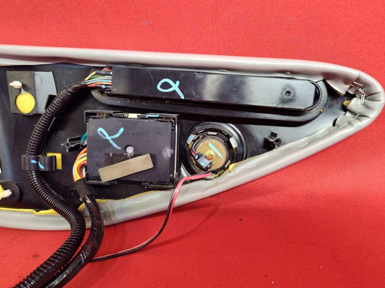1995-1999 Oldsmobile Aurora RIGHT PASSENGER Door Seat Adjust Switch Panel Grey