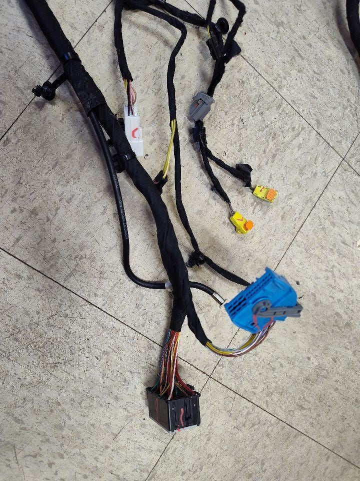 2017 Dodge Durango Dash Wiring Harness w/ Beats Sound, Power Tilt, Rear DVD