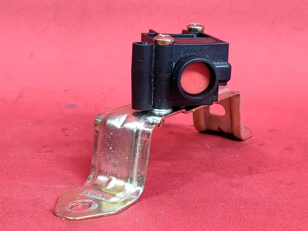 2001-2004 Ford Escape XLS XLT Fuel Pressure Inertia Cut-Off Cut Off Switch