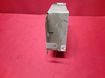 2013 - 2019 Lincoln MKT Power Inverter Module 150W 110V DC/AC   DE9Z-19G317-B
