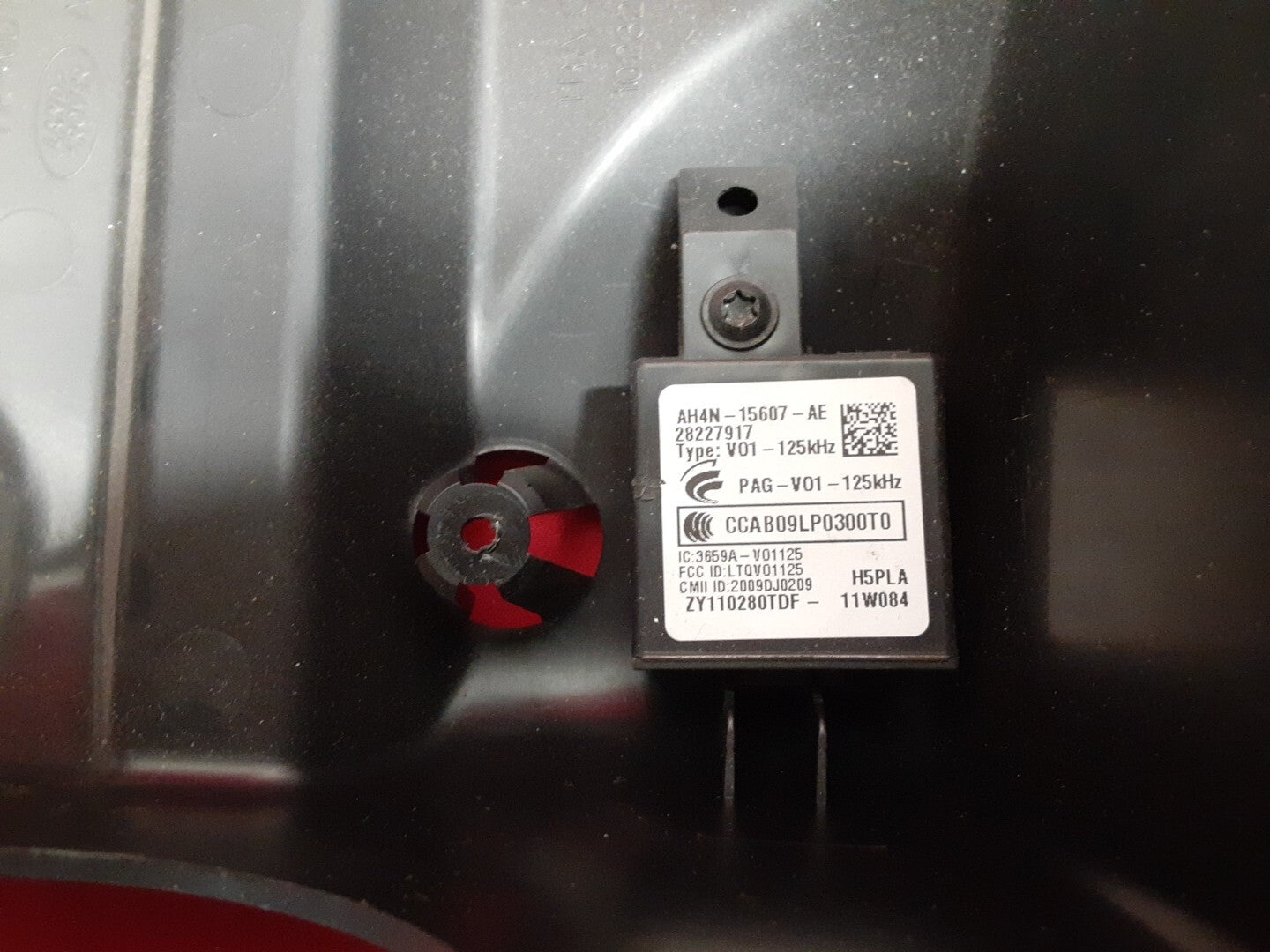 2010 - 2013 Land Range Rover Sport 10-16 LR4 Steering Column Shroud Bezel Trim