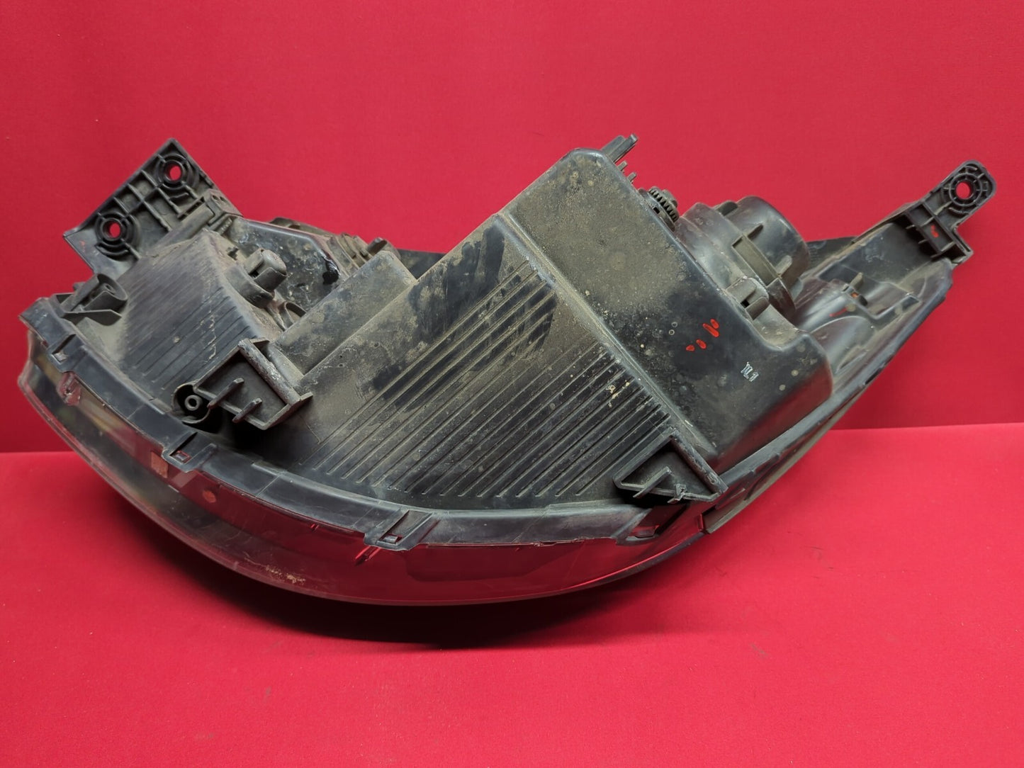 2014 - 2019 Kia Soul BASIC Halogen RIGHT PASSENGER Headlight Lamp 92102-B2270
