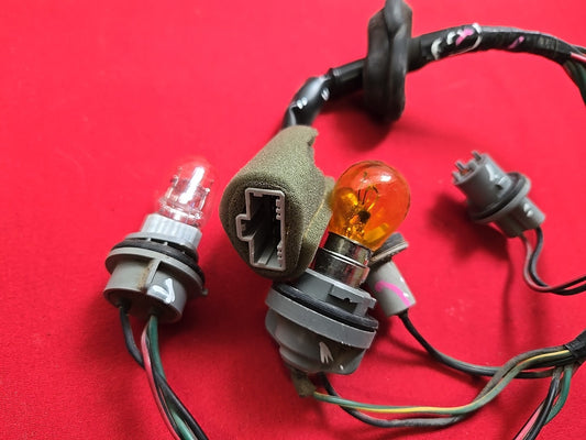 2001-2003 Acura MDX Left or Right Tail Light Lamp Halogen -SOCKET WIRING HARNESS