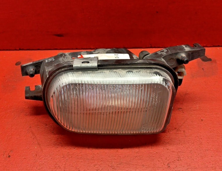 2000-2004 Mercedes-Benz C230 240 320 SLK Right Fog Assembly 2158200656