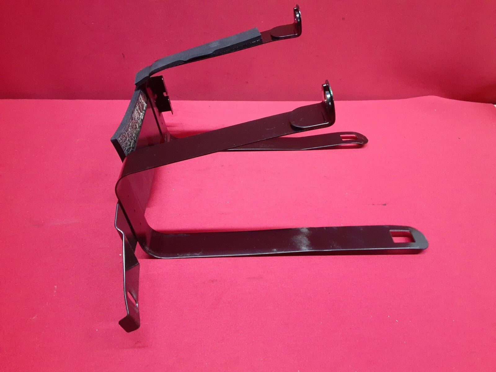 2001 - 2004 Nissan Frontier / Xterra Charcoal Vapor Canister 14950-5S601 BRACKET