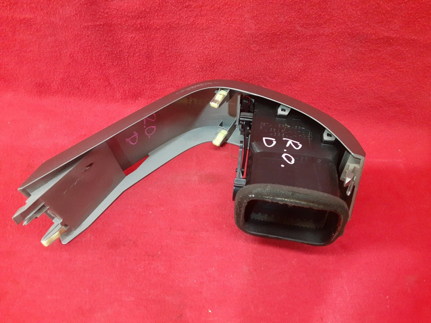 2004 - 2009 Toyota Prius - Front Right / Pass. Outer Vent / Bezel - 55650-47020 