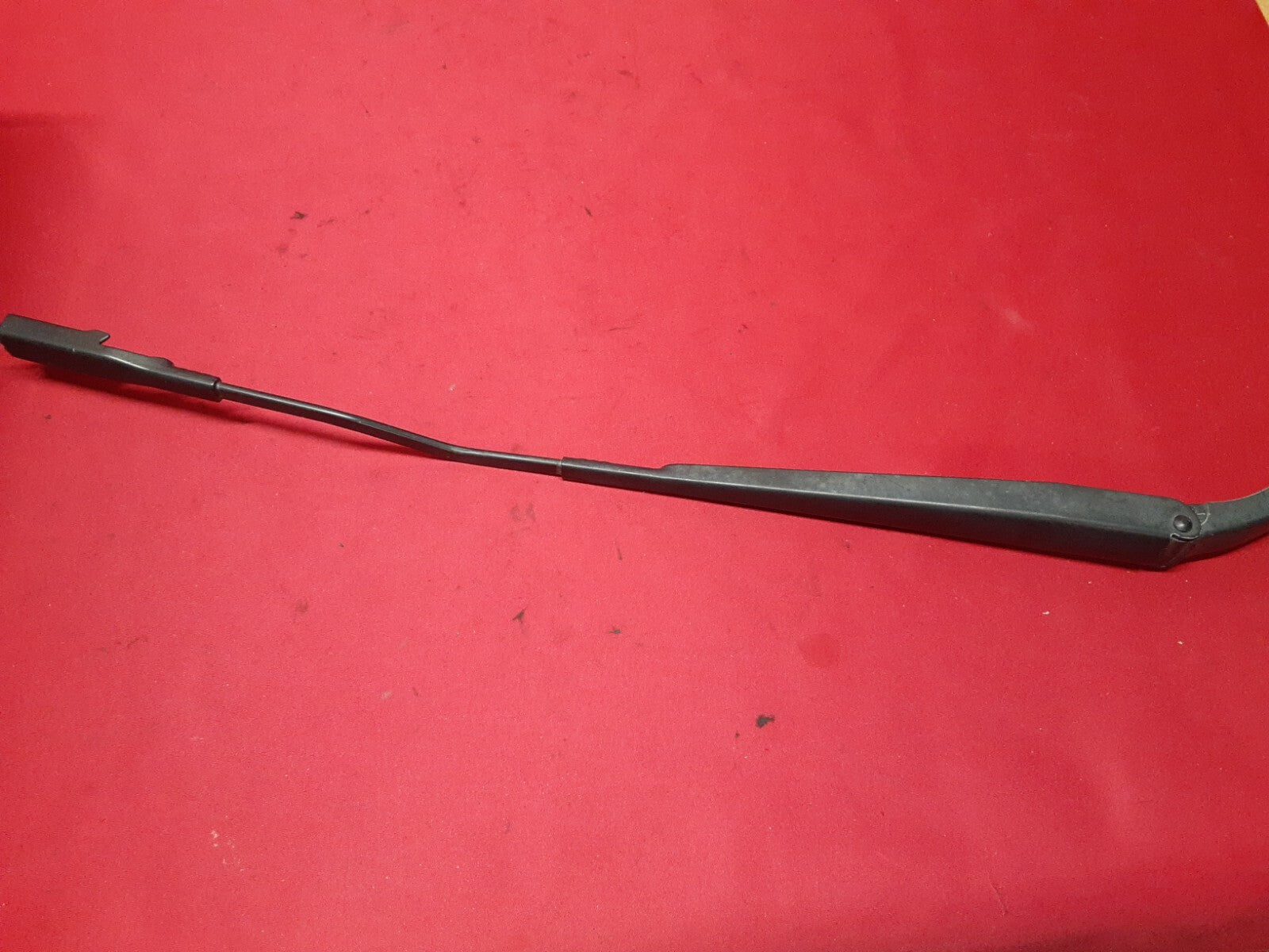 2010 - 2019 Lincoln MKT RIGHT PASSENGER  Side Wiper Arm  AE9Z-17526-A