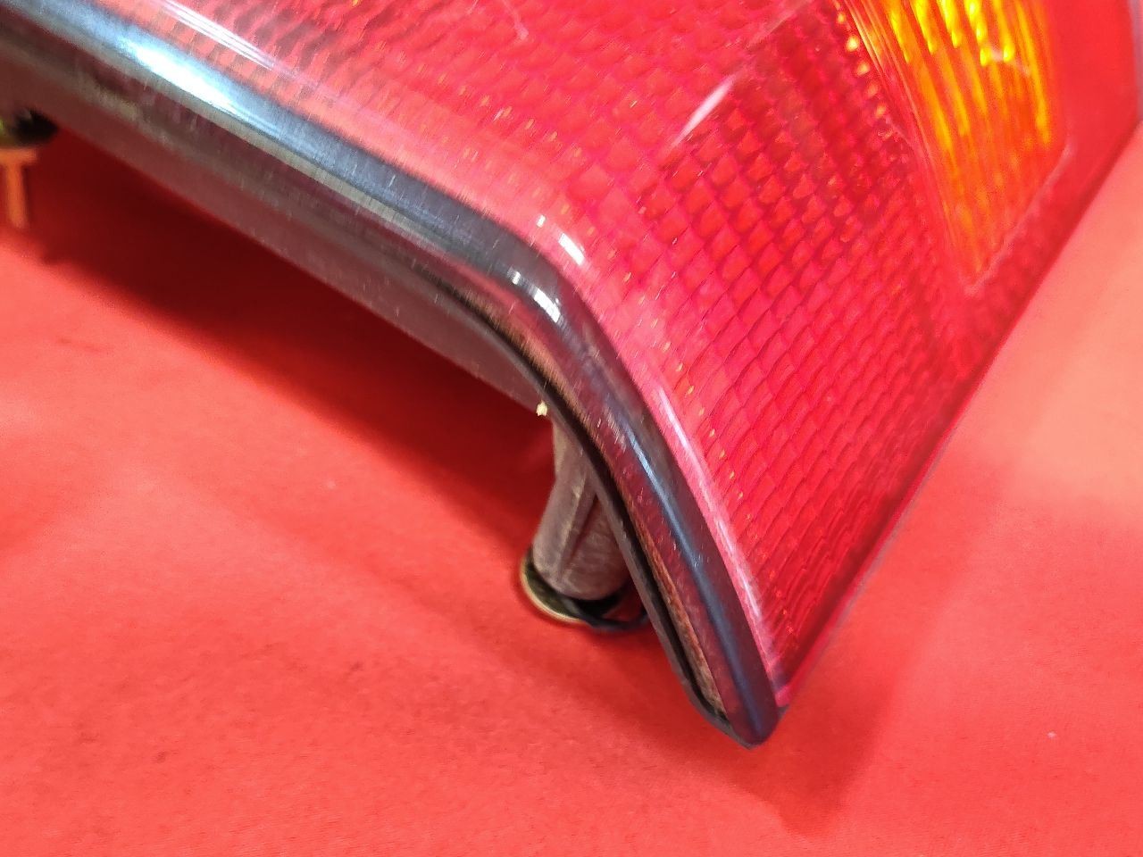 1997-1999 Lexus ES300 RIGHT PASSENGER Deck Trunk Lid Mounted Tail Light Lamp