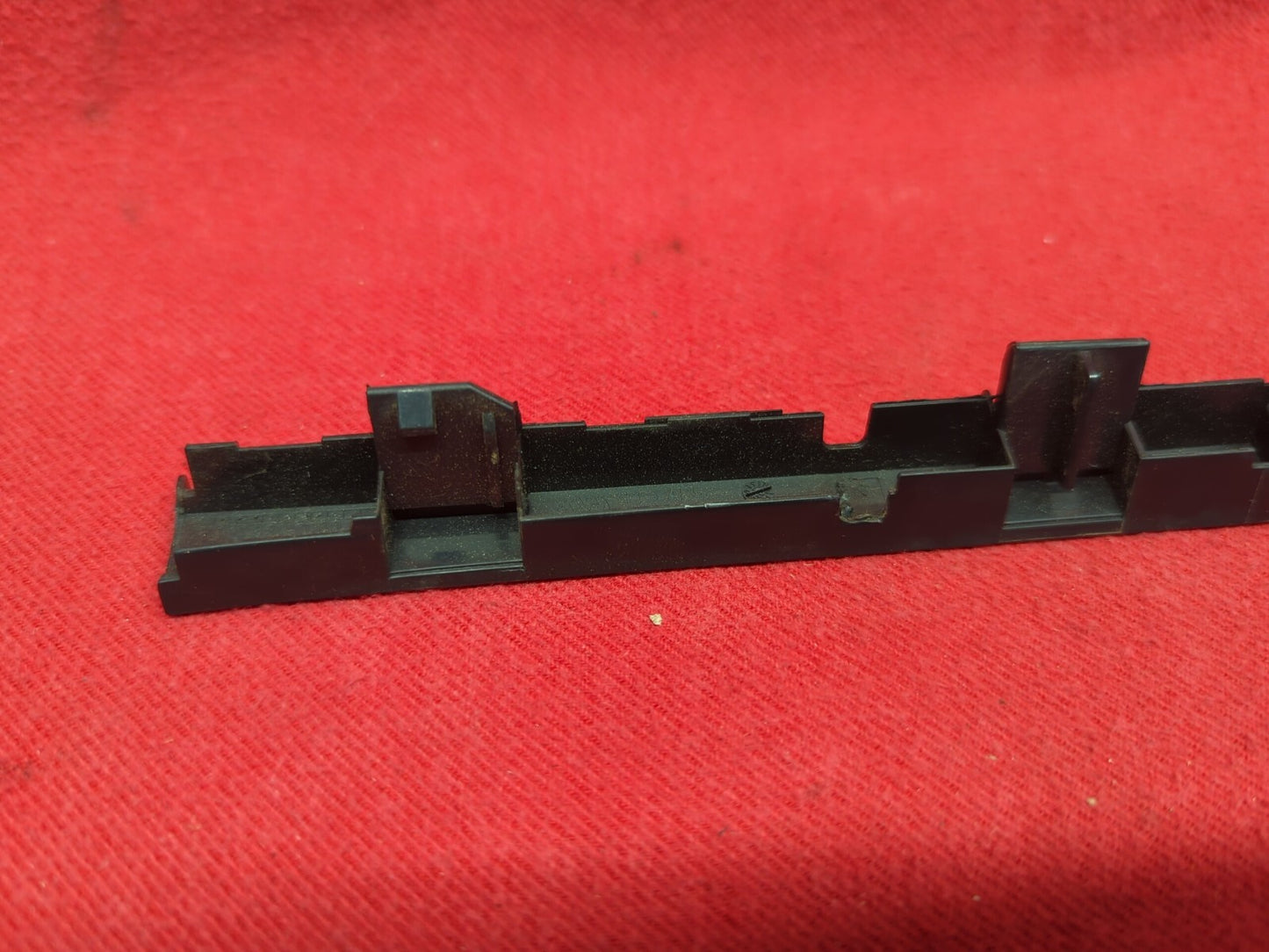 2006 2007 VW Volkswagen Passat Dash Panel Above Radio Trim Bezel Strip Black