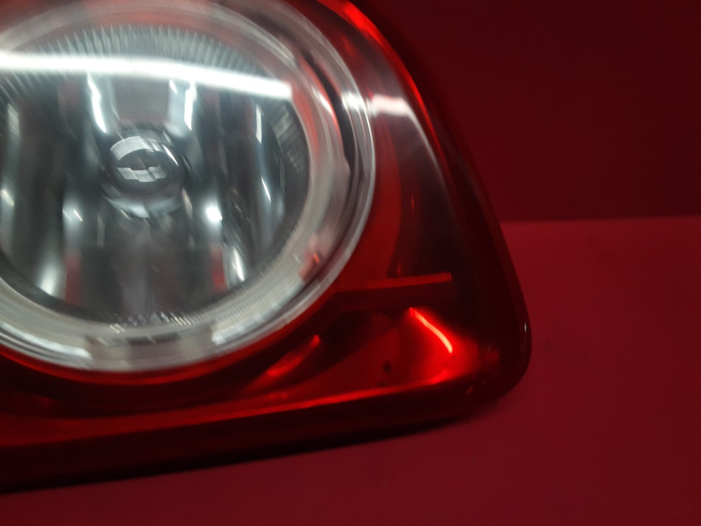 2008 - 2012 Chevy Chevrolet Malibu LEFT INNER Trunk Lid Tail Light Lamp 15271121