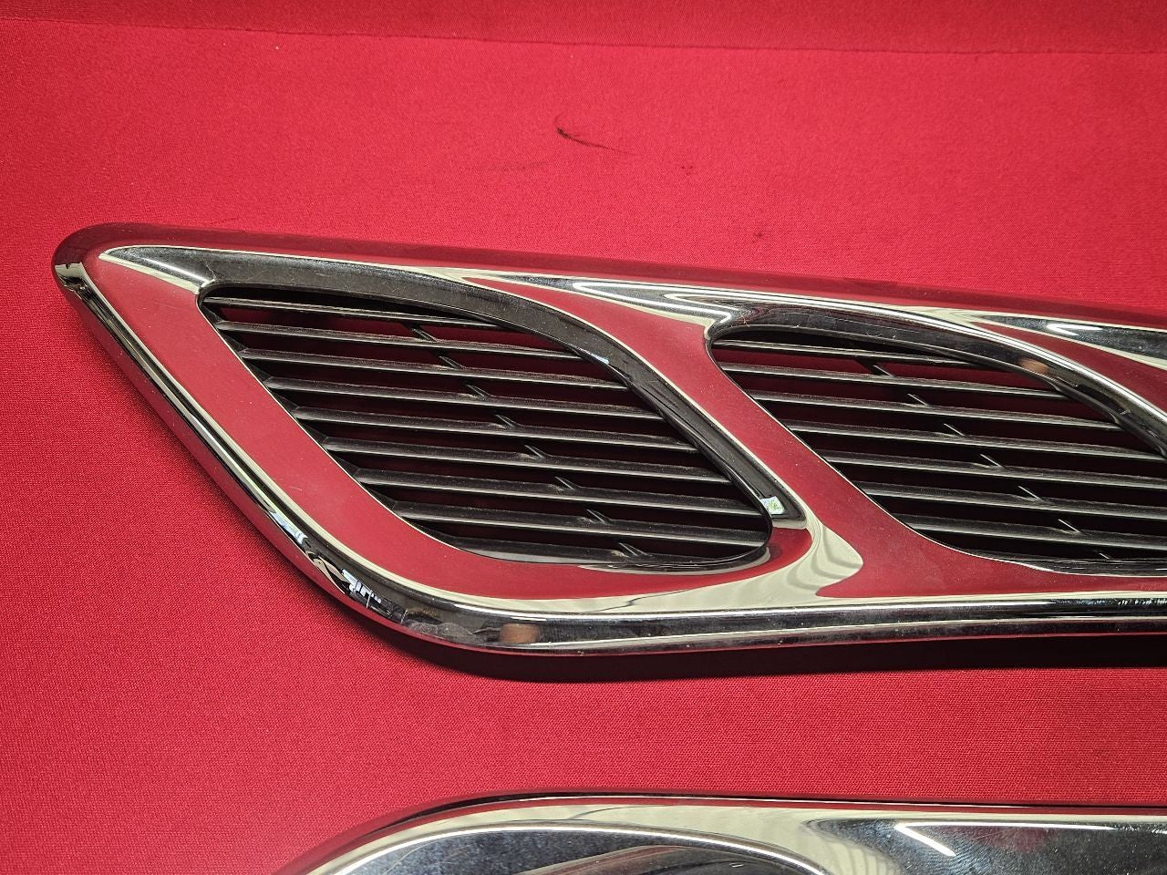 2011-2017 Infiniti QX56 QX80 Right Left Fender Chrome Duct Vent Grille Trim Set