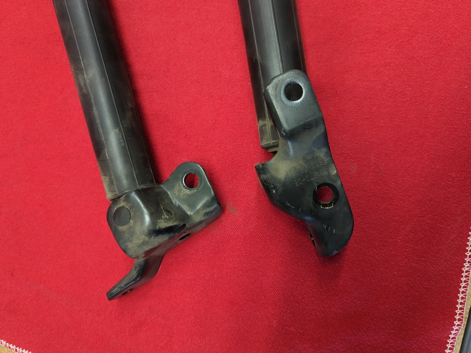 2010 - 2016 BMW 535GT / 550GT Rear Tailgate Power Lift Strut Set - Left & Right