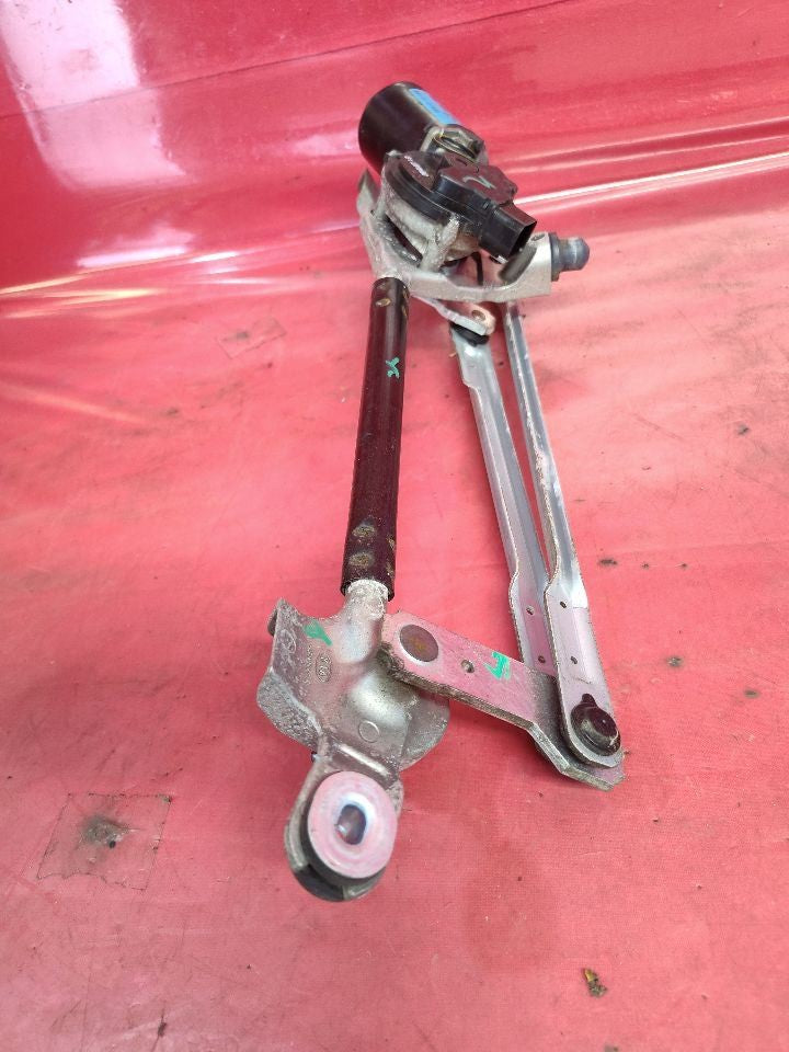 2019-2024 Kia Forte Front Windshield Wiper Transmission Linkage w/ Motor - 68k
