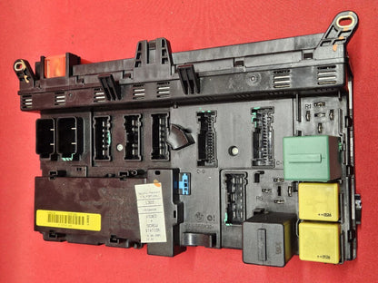 2006 Range Rover V8 Supercharged Interior Under Dash Instrument Panel Fuse Box