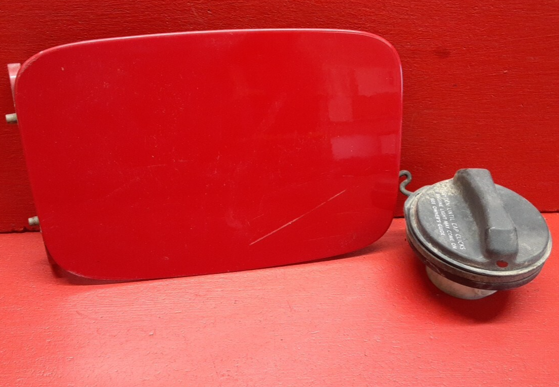 2004 - 2011 Volvo V50 S40 Fuel Filler Door Lid with Gas Cap 30779920