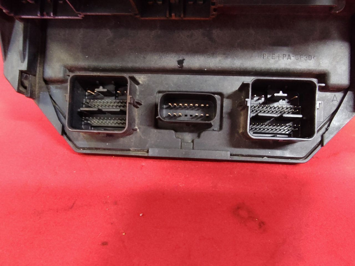 2010 Chrysler Dodge Van Totally Integrated Power Module w/ Fuse Box TIPM