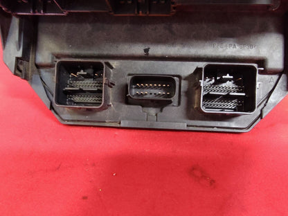 2010 Chrysler Dodge Van Totally Integrated Power Module w/ Fuse Box TIPM