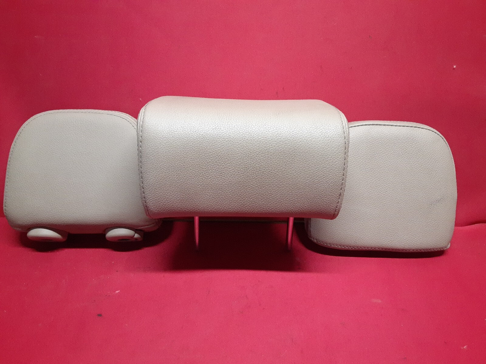 2011 - 2013 Kia Sorento REAR 2nd Row Headrest SET Beige Leather 89700-1U120L