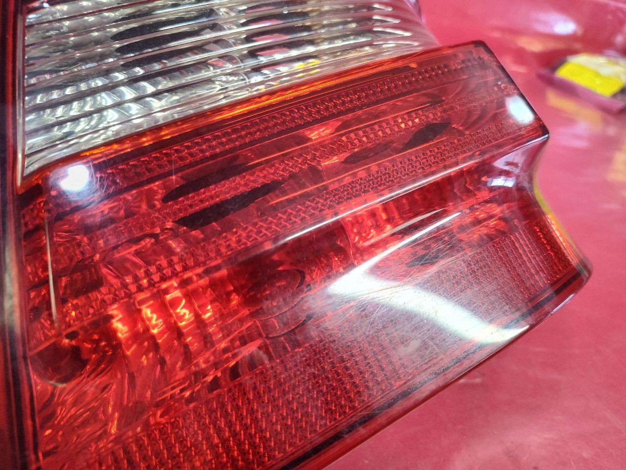 06-08 Mercedes ML-Class RIGHT PASSENGER Outer Tail Light Lamp Type 164