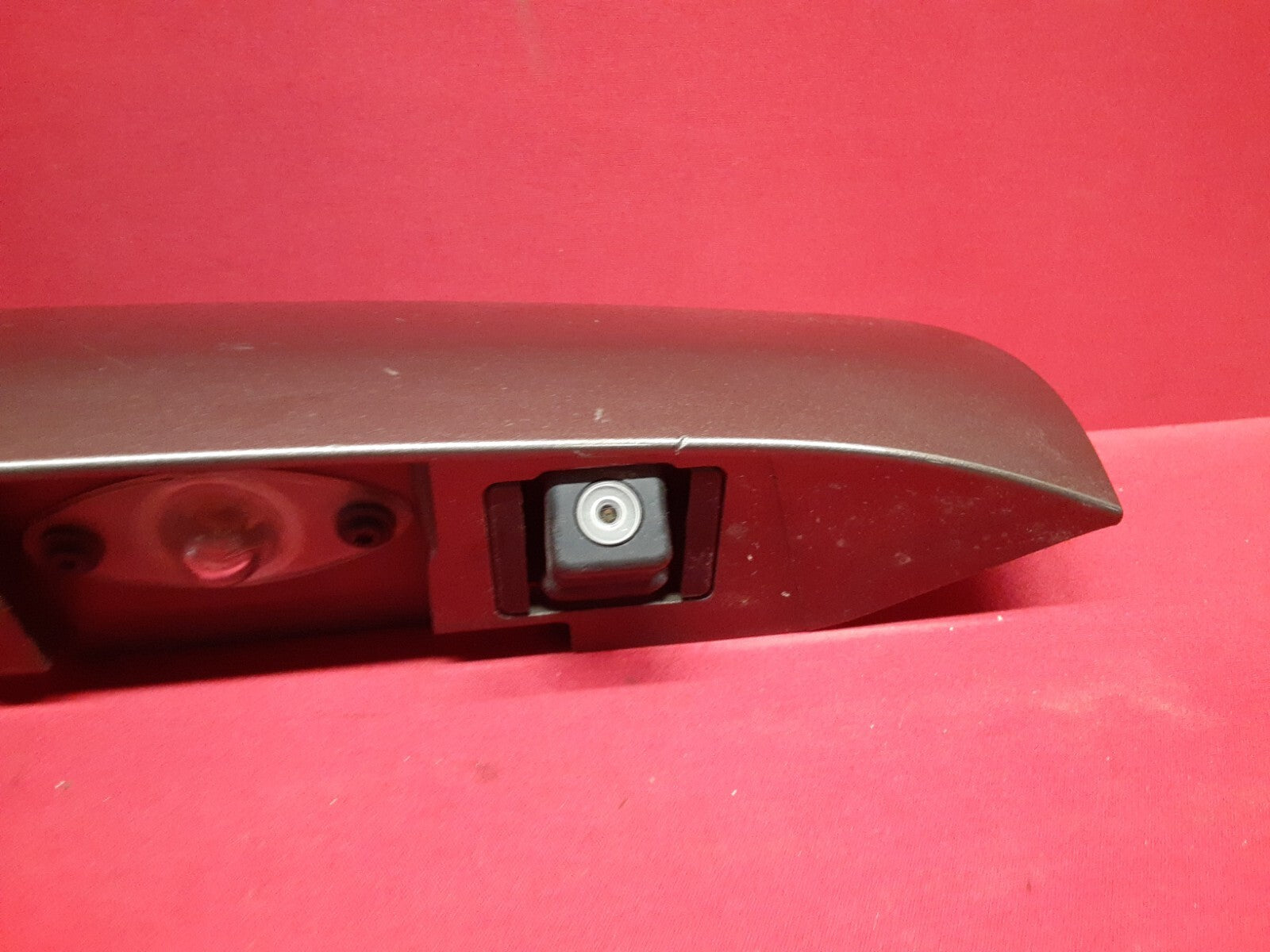 2008 - 2017 Buick Enclave Tailgate License Plate Lamp Trim W/ CAMERA Cocoa Met