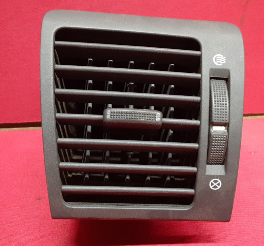 2003 - 2009 Kia Sorento RIGHT Dash Panel Air Vent Grille Unit 97490-3E000