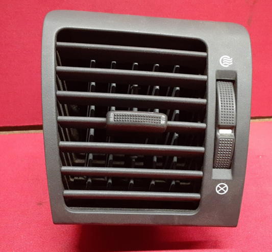 2003 - 2009 Kia Sorento RIGHT Dash Panel Air Vent Grille Unit 97490-3E000