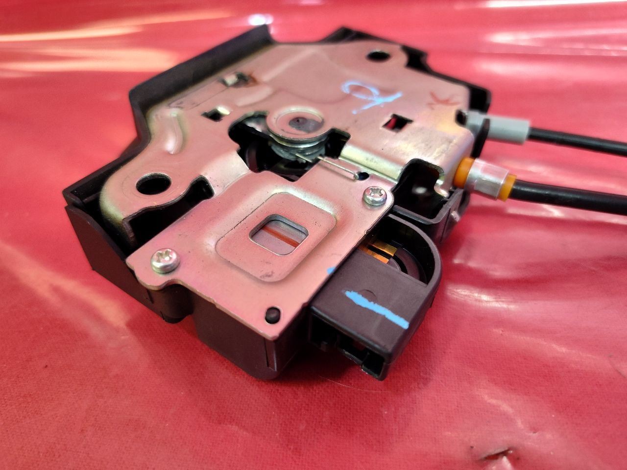 2006-2014 Lexus SEDAN Rear Trunk Deck Lid Latch Lock Actuator w/ Glow Pull