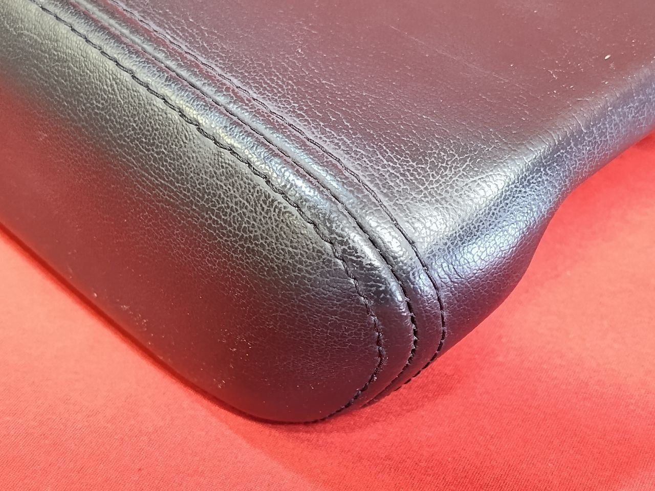 2007-2012 Chevy Buick GMC Center Console Armrest Lid Black Leather 22844185