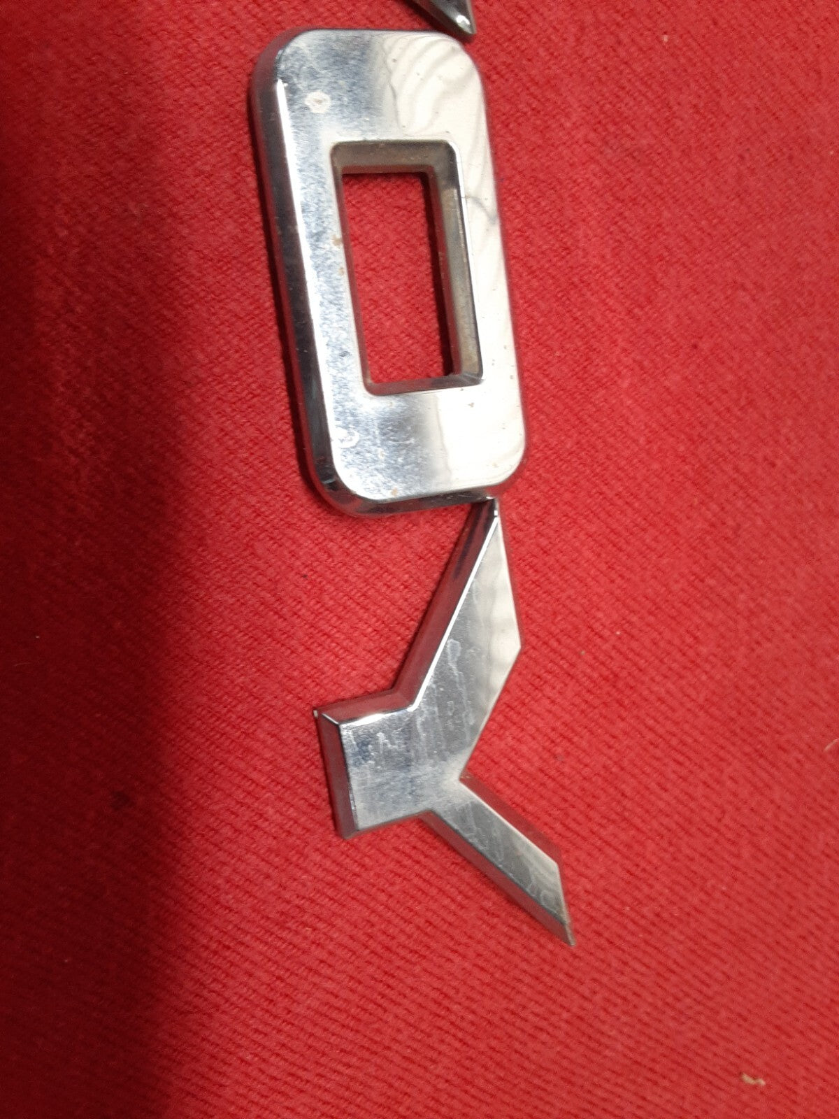 2006 2007 2008 2009 GMC Envoy XL Left or Right Door Emblem Badge Nameplate