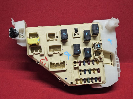 2001-2003 Toyota Prius Interior Cabin Under Dash Relay Fuse Box Junction Block